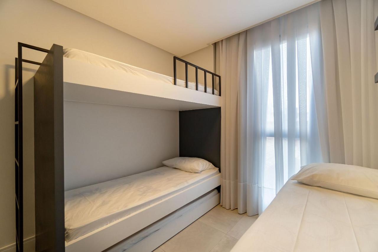 Porto Madero - Apartamento Alto Padrao Em Condo Com Piscina Bombinhas Bagian luar foto